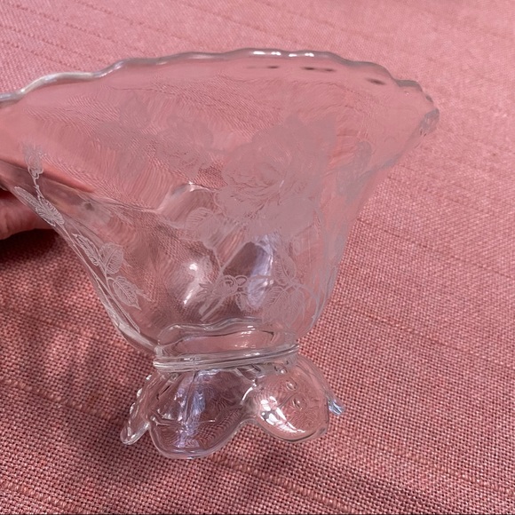 Heisey Glass, Heisey Rose Etch Footed Mayonnaise Bowl - Picture 3 of 9